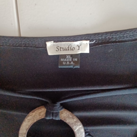 Way cool little black top - Picture 8 of 9